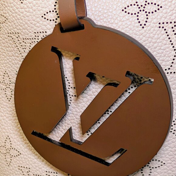 Louis Vuitton Cream Perforated Leather Mahina Babylon GM Hobo Bag - Picture 5 of 16